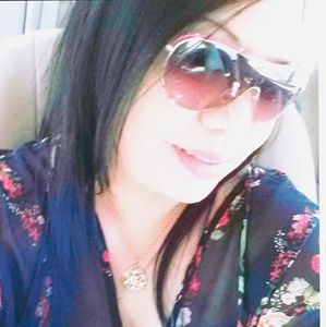 Meet your Posher, Myla